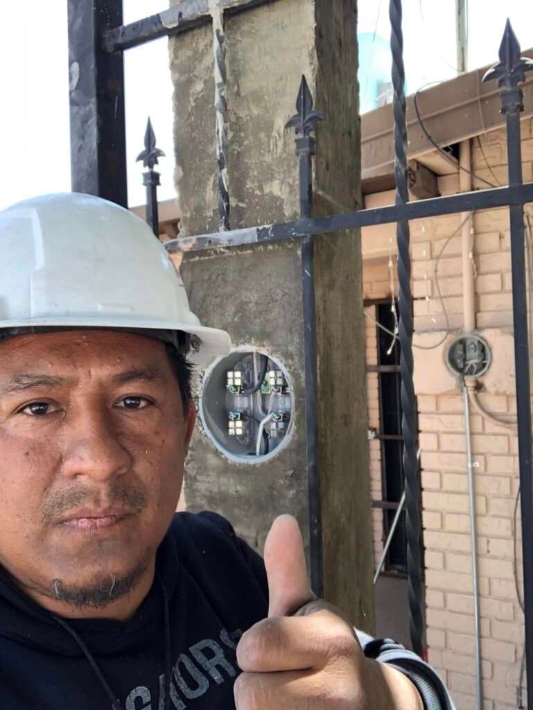 Instalación de transformadores en Ciudad Juárez